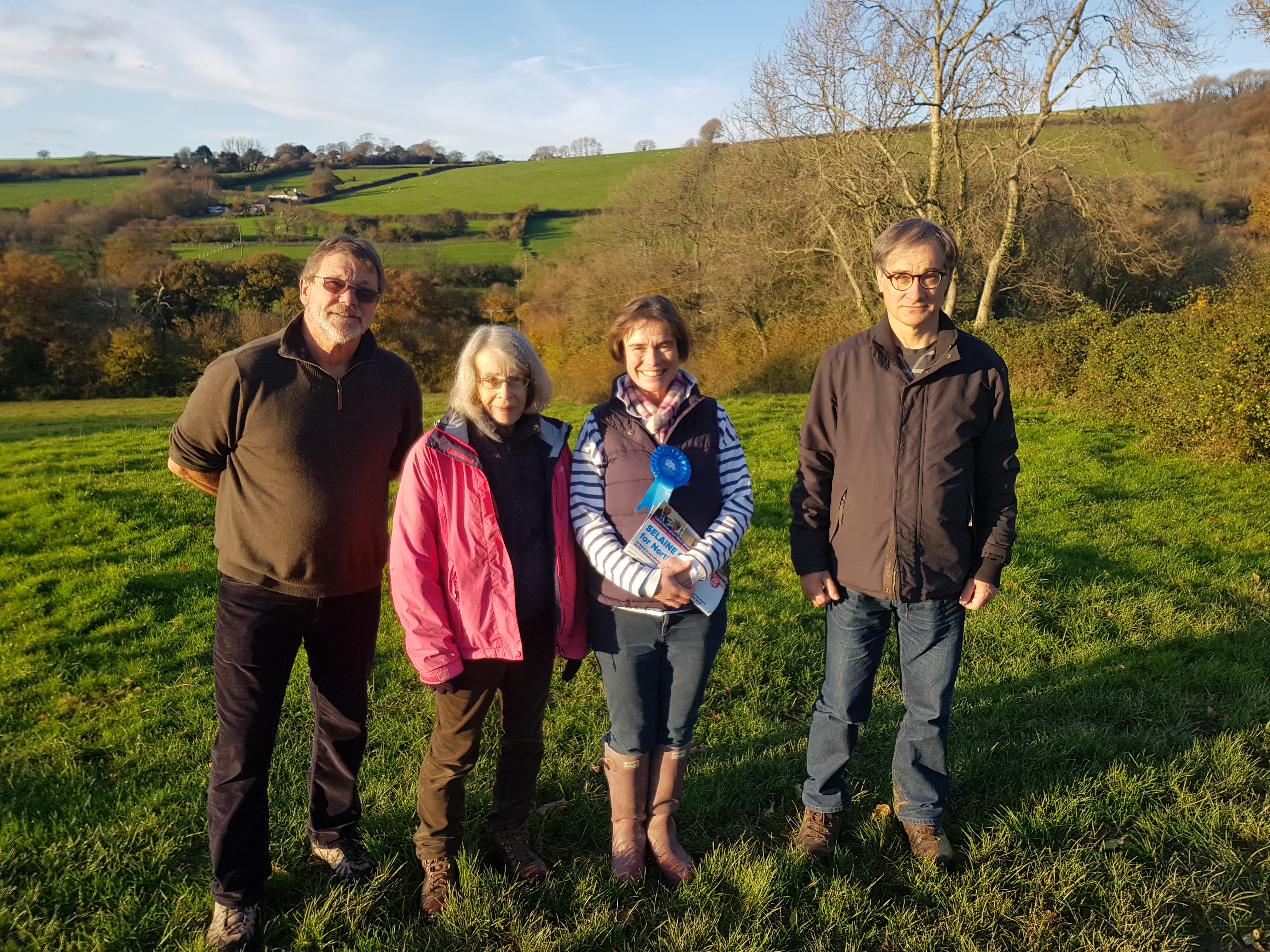 Selaine Saxby meets Freinds
                                        of Manning's Pit