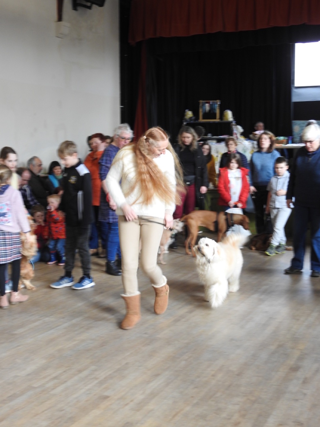 Tracey Bailey and her prize winning
                                dog